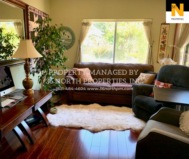 Photo - **Room For Rent In Share household**