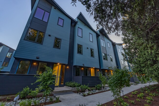 Riverside Townhomes - Waterfront Living in... - Riverside Townhomes - Waterfront Living in...