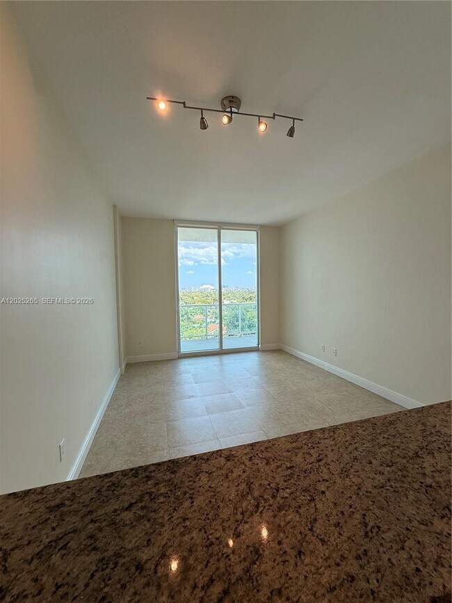 2525 SW 3rd