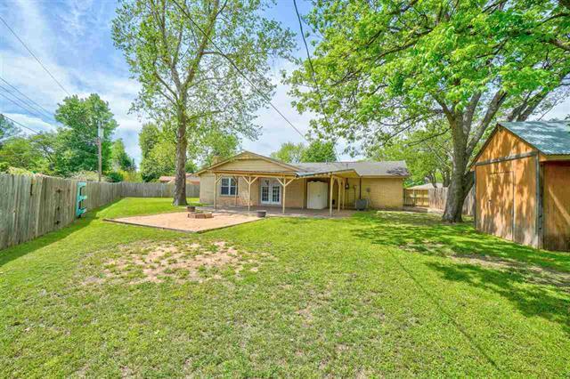 Photo - 301 NW Parkwood Pl