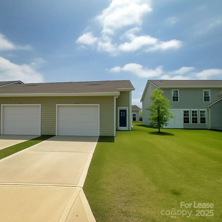 Photo - 15744 Country House St