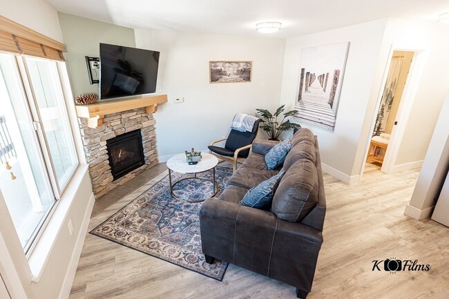 Photo - 360 Galaxy Ln Unit D