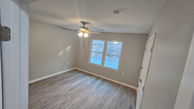 Photo - 211A White Eagle