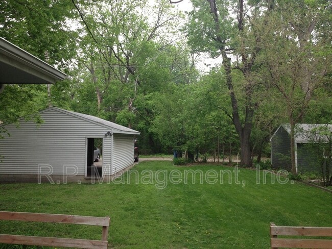 Photo - 1088 18th Ave SE