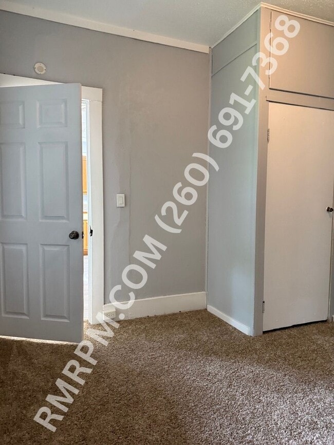 Photo - 641 Byron St