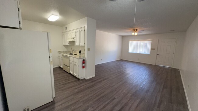 Photo - 12643 N 113th Ave Unidad Apt #4