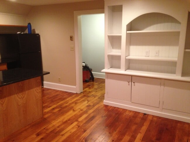 Building Photo - 3233 Bingen Rd Unit D