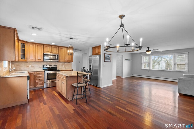 Photo - 166 Hall St