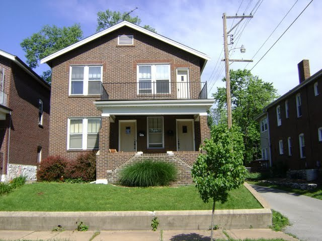 Front - 5719 Dewey Ave Apartments