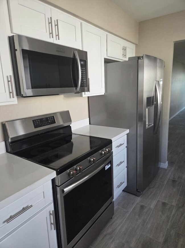 Photo - *JUST REMODELED* 2 bed 1 bath townhouse***2 WEEKS FREE OFF FIRST MONTH RENT***