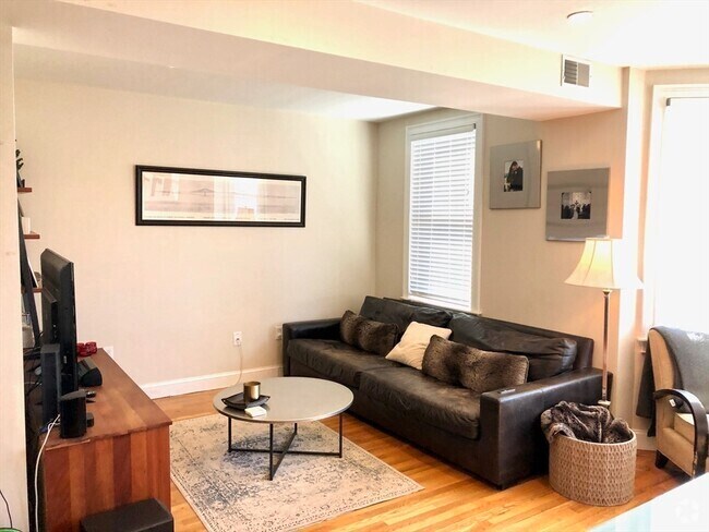 Building Photo - 18 Plymouth St Unit #1 Rental
