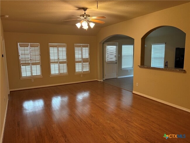 Photo - 374 Posey Pass