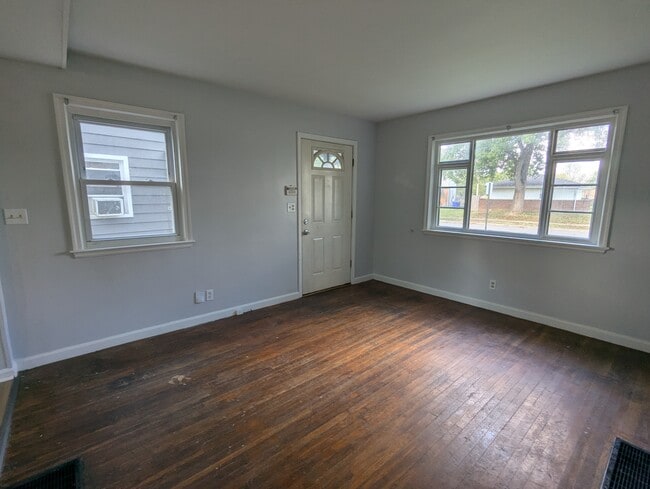 Photo - 2983 Moreland Dr