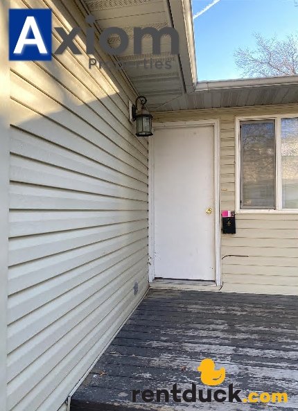 Photo - 1005 Park Ln
