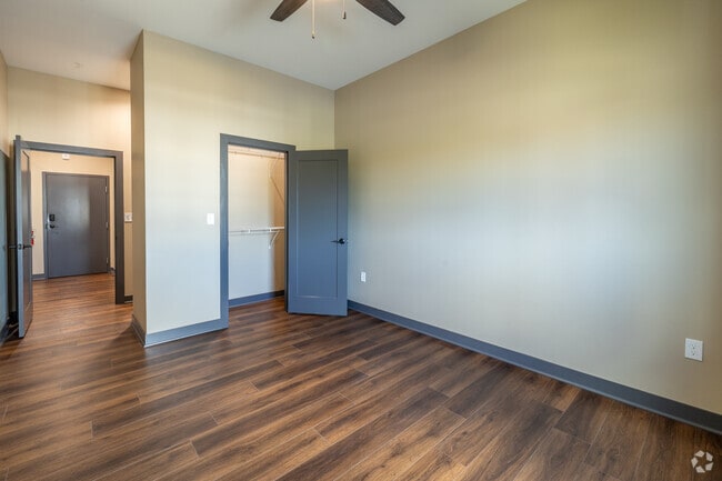 1BR, 1BA - City Hall Suites