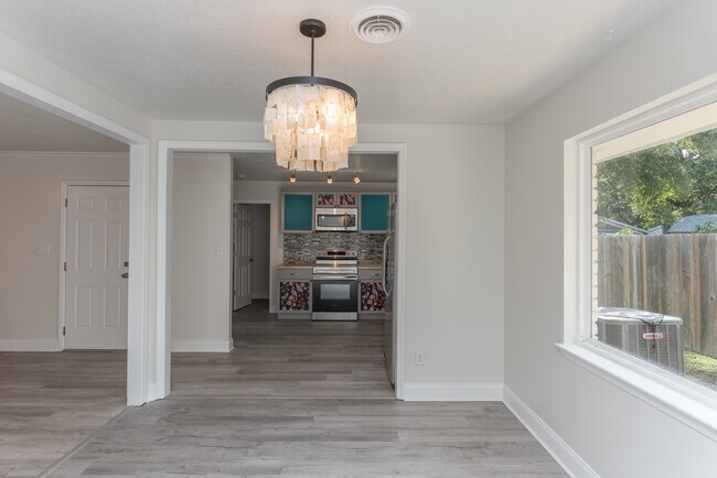 Photo - 3995 Tom Ln Dr