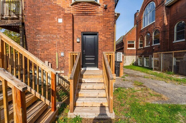 Photo - 55 Cayuga St Unité 1