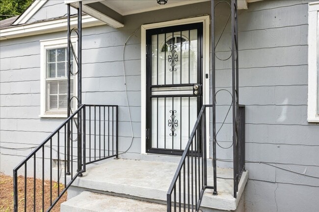 Photo - 2724 Steele St