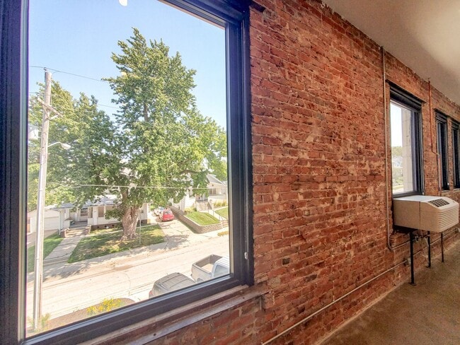 Photo - Spacious 1-Bedroom Floorplan in Little Italy Unidad B413