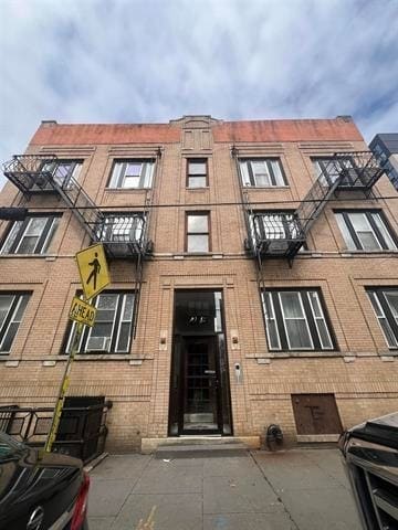 Building Photo - 275 Monticello Ave Unit 2