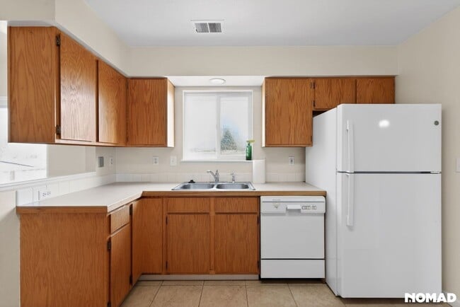 Photo - 4448 Lake Mead Dr