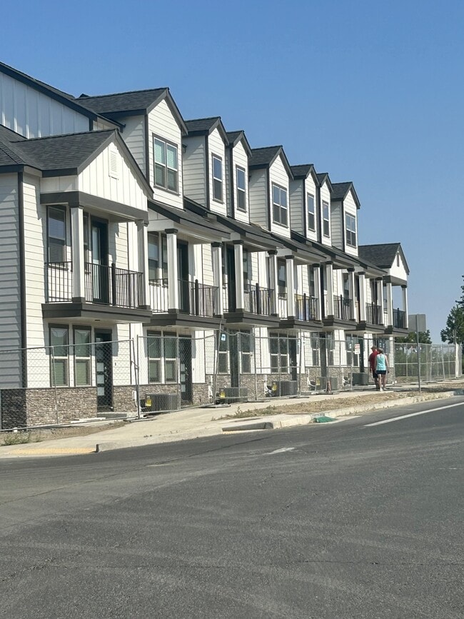 Building Photo - 61507 White Tail St