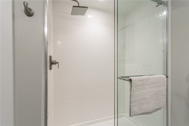 Photo - 205 Lakeshore Dr