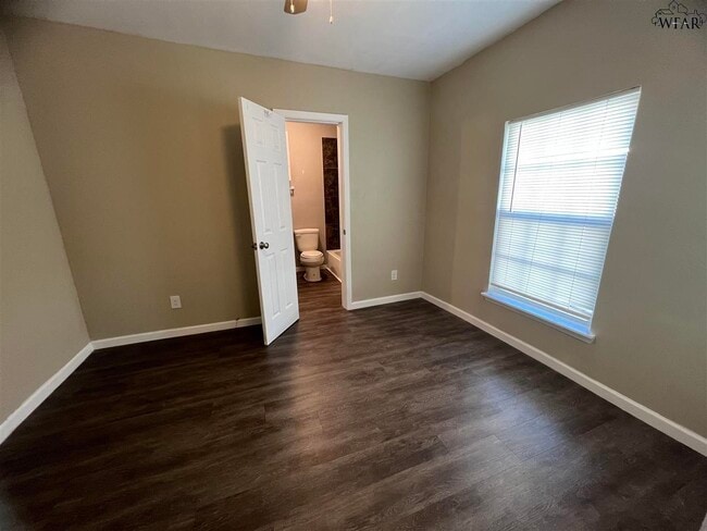 Photo - 1104 Bluff St