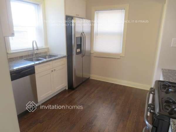 Photo - 8228 S Christiana Ave