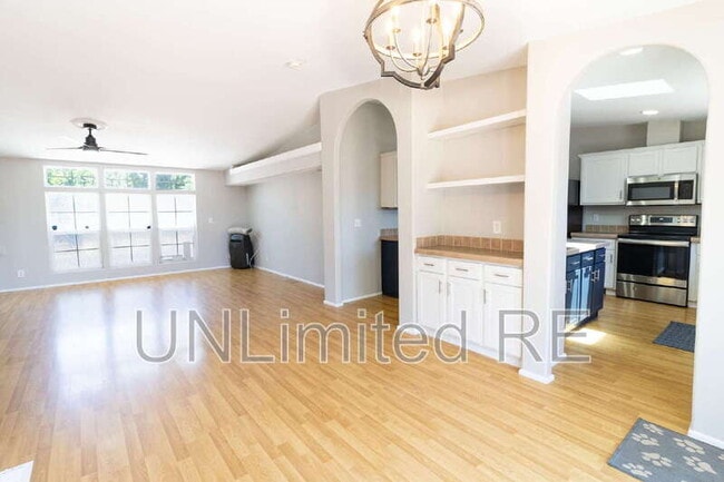 Photo - 1679 W Stephen Dr