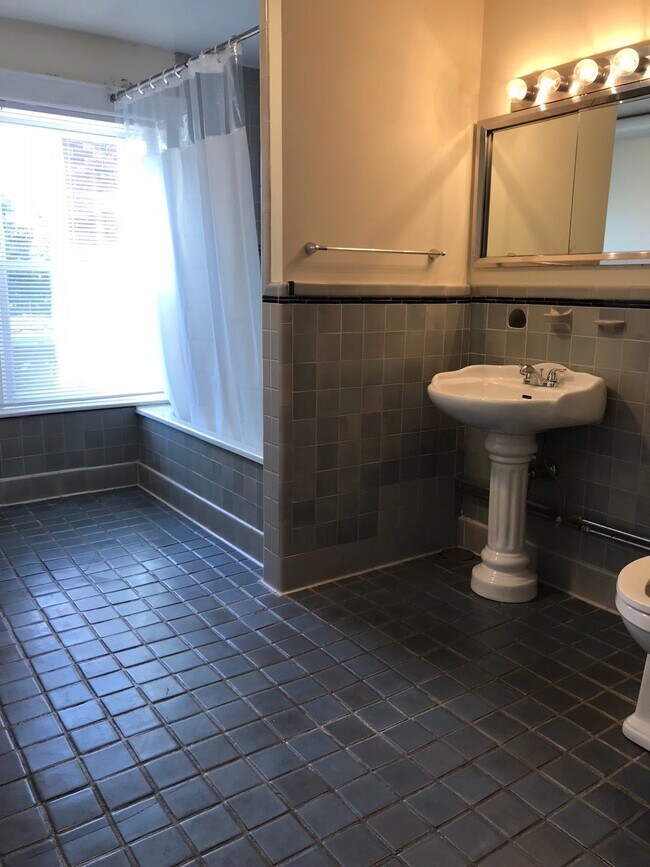 Photo - 1714 Beacon St Unit 2