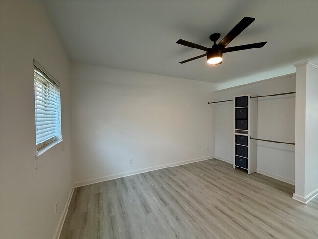 Photo - 302 SW 6th St Unit 20