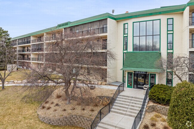 Photo - The Greenbriar