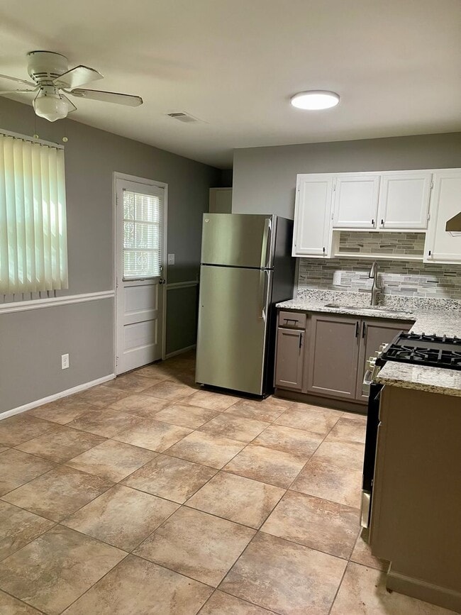 Photo - Beautifully remodeled home in Riverdale wi...