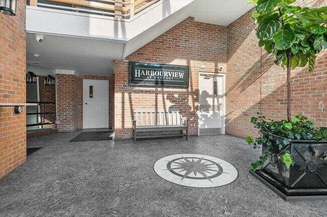 Photo - 1 Commercial Wharf Apartment Unit 63B