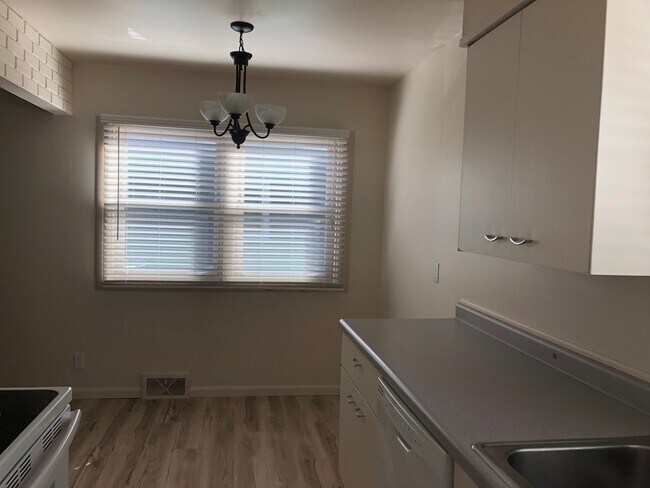 Photo - 813 E Meade St