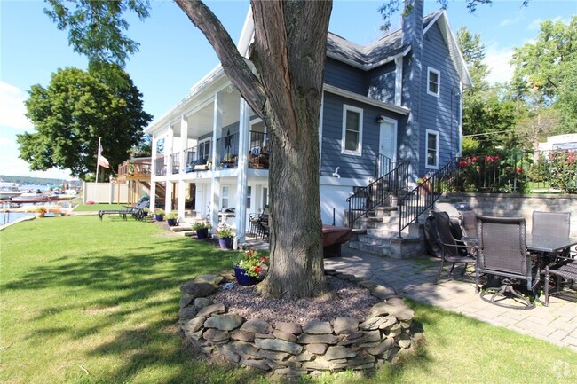 Building Photo - 5732 E Lake Rd Rental