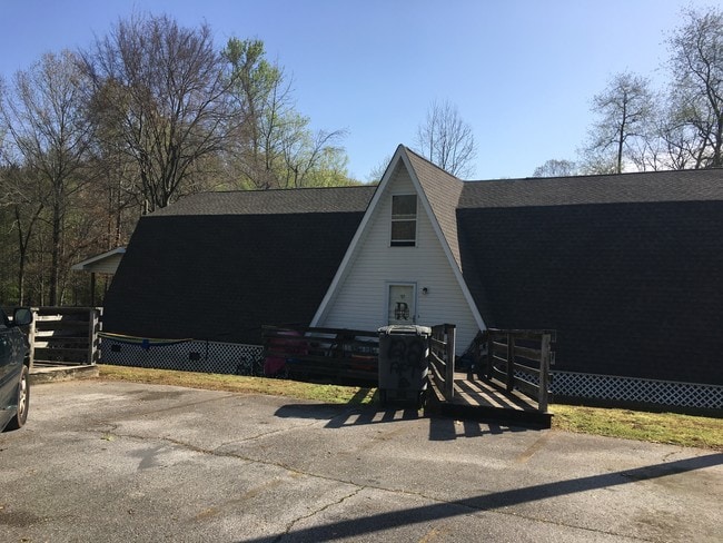 Building Photo - 124 Sky Harbor Rd