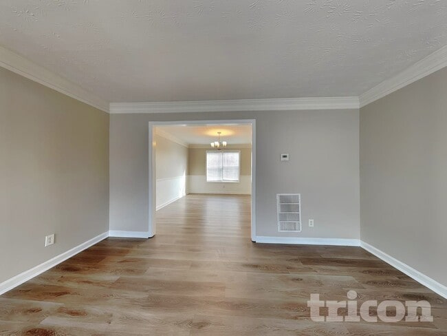 Photo - 2556 Tolliver Dr