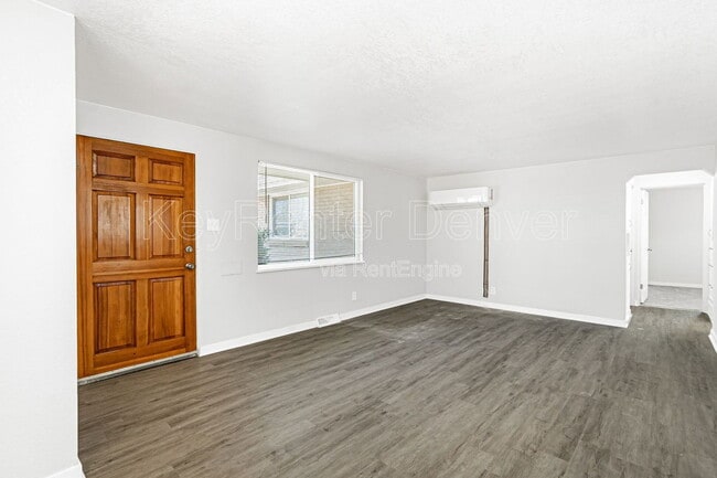 Photo - 3365 Poplar St