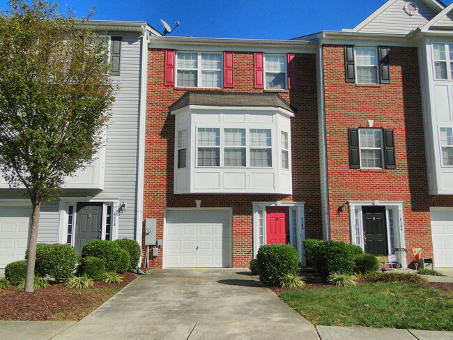 Spacious 3 Bedroom, 2.5 Bathroom Townhome ... - Spacious 3 Bedroom, 2.5 Bathroom Townhome ...