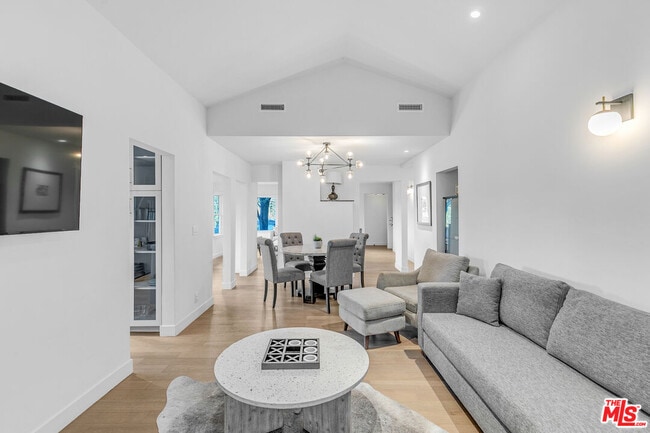 Photo - 3935 Kentucky Dr