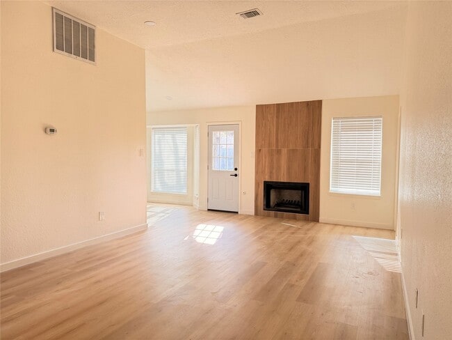 Photo - 2533 Knoxville Dr