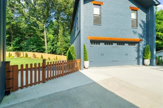 Photo - 1871 Dyer Cir
