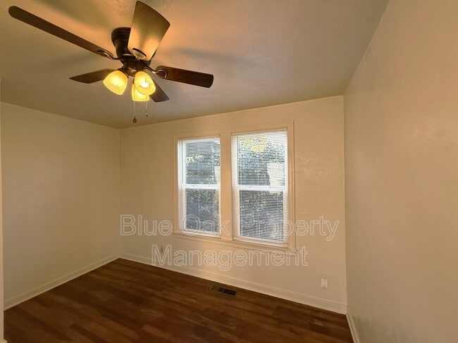 Photo - 2916 Kennedy Ave