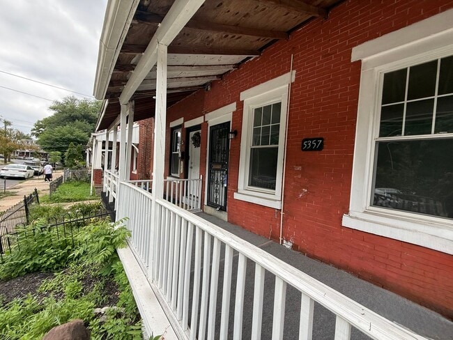 Building Photo - Large Home - Germantown
