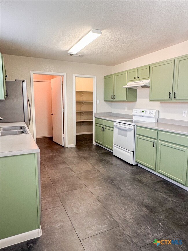 Photo - 3203 Viewcrest Dr