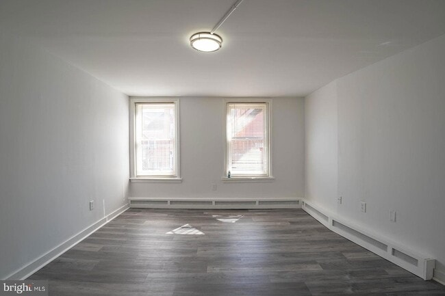 Photo - 122-122 Perry St