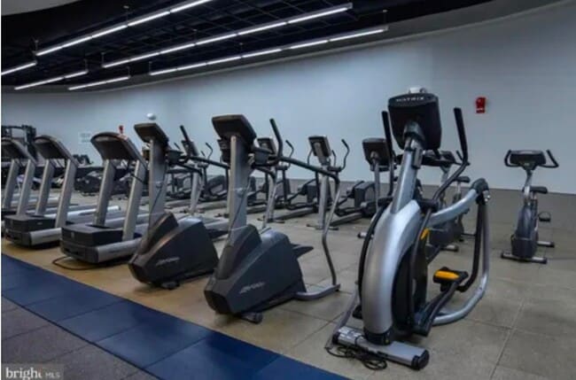 Photo - 1121 ARLINGTON Unidad River Place North # 324