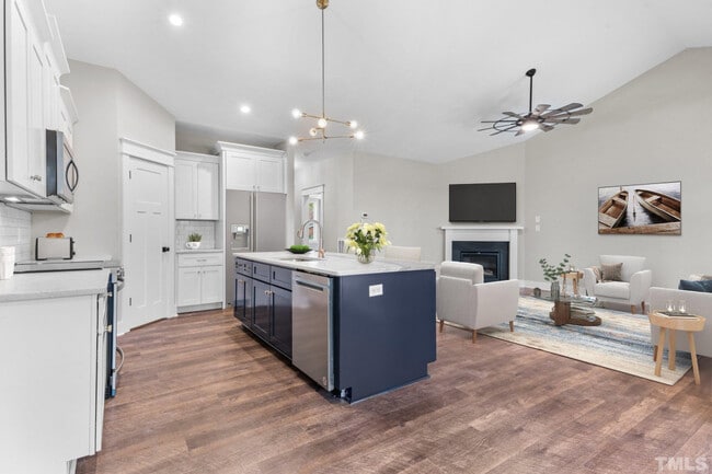 Photo - 220 Shawnee Dr